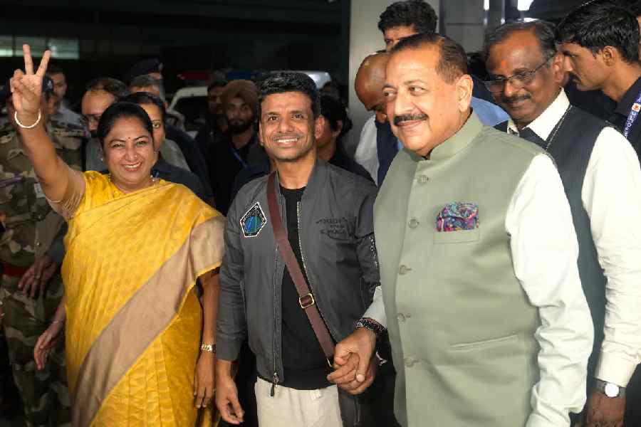 Shubhanshu Shukla Return India