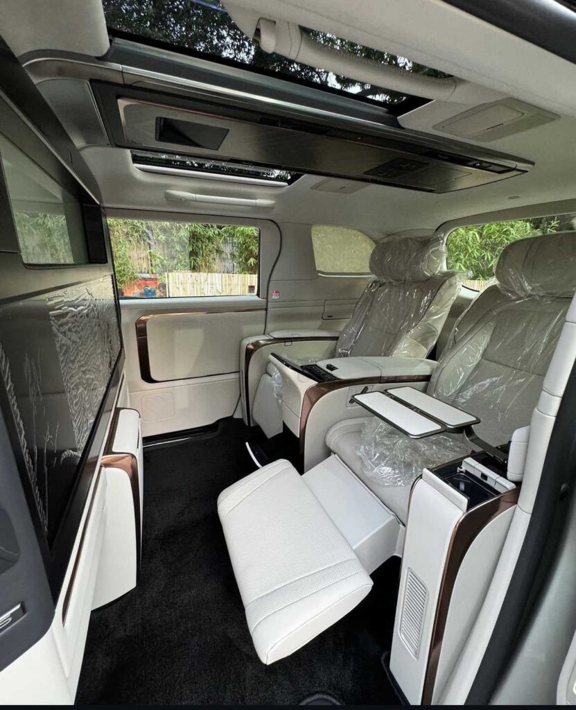 Lexus LM 350h