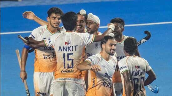 mens junior hockey team